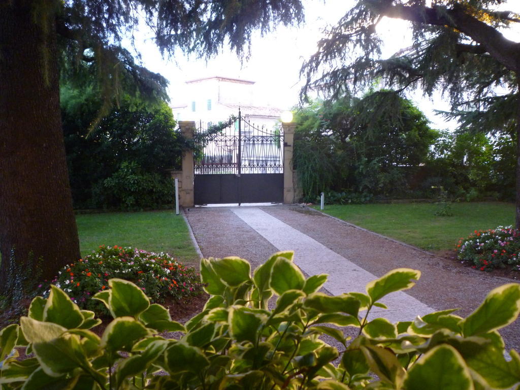 B&B Villa Dei Pini Domegliara Exterior photo